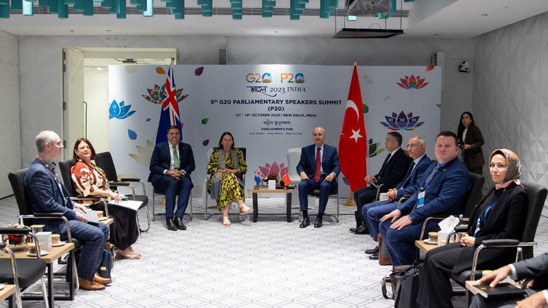 Kurtulmuş, Avustralyalı mevkidaşıyla görüştü