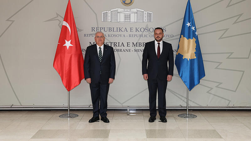 Bakan Güler, Kosova Savunma Bakanı Maqedonci ile görüştü