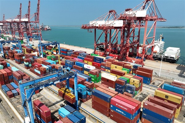 Çin’in dış ticareti ivme kazanıyor