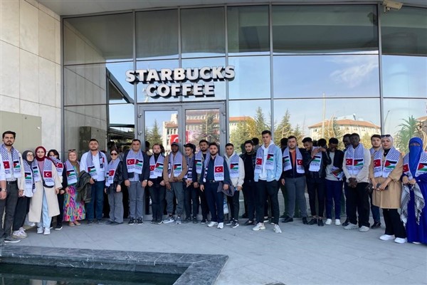 AK Parti Gençlik Kolları, “Say Stop” eylemi gerçekleştirdi