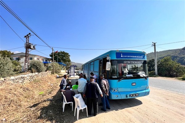Giyim Otobüsü İzmir yollarında