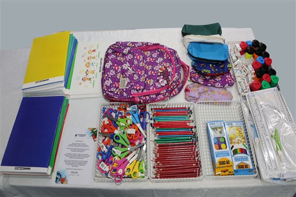 Küçükçekmece’den öğrencilere kırtasiye desteği