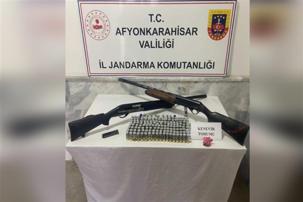 Afyonkarahisar’da çok sayıda tüfek ve kenevir tohumu ele geçirildi