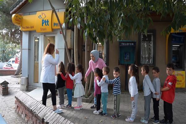 AÇEM’li çocuklar Dünya Posta Günü’nde Hatay’daki arkadaşlarını unutmadı