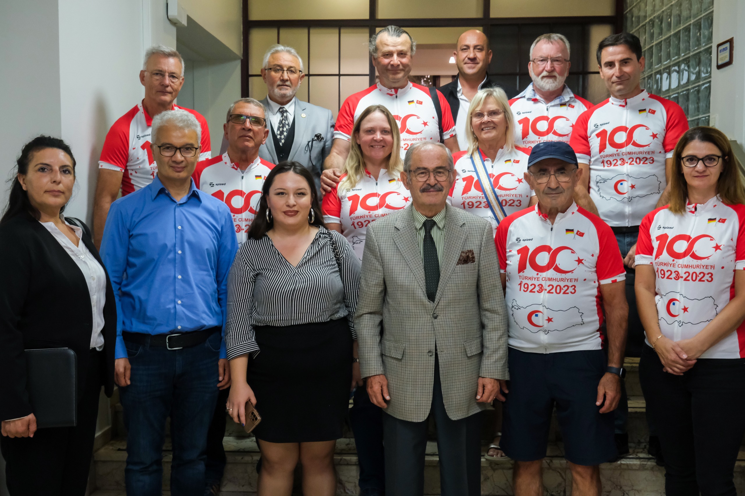 Selanik’ten gelen bisikletliler Başkan Büyükşeren’i ziyaret etti