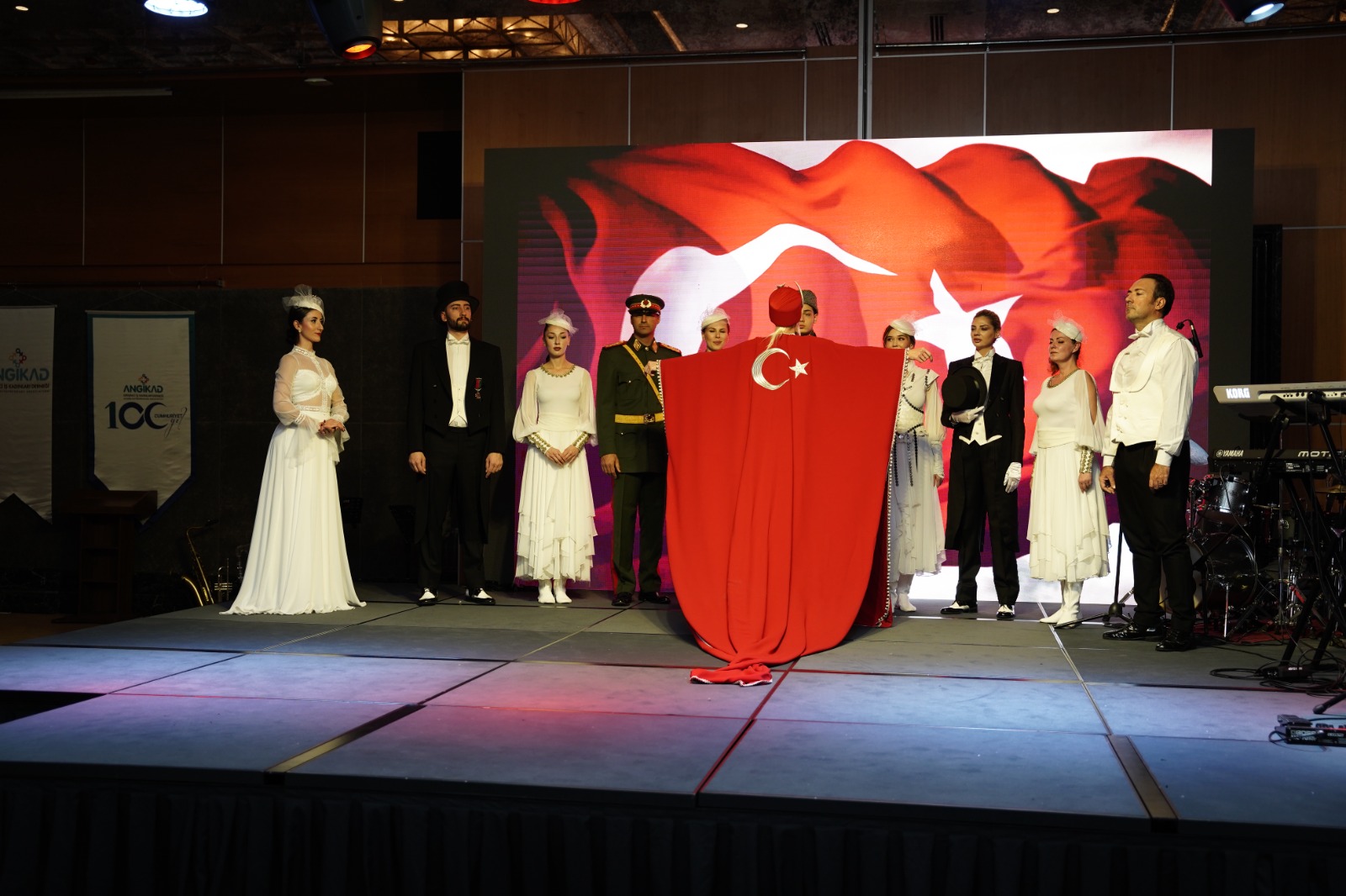 ANGİKAD CUMHURİYET’İN 100. YILINI  CUMHURİYET BALOSU’NDA KUTLADI