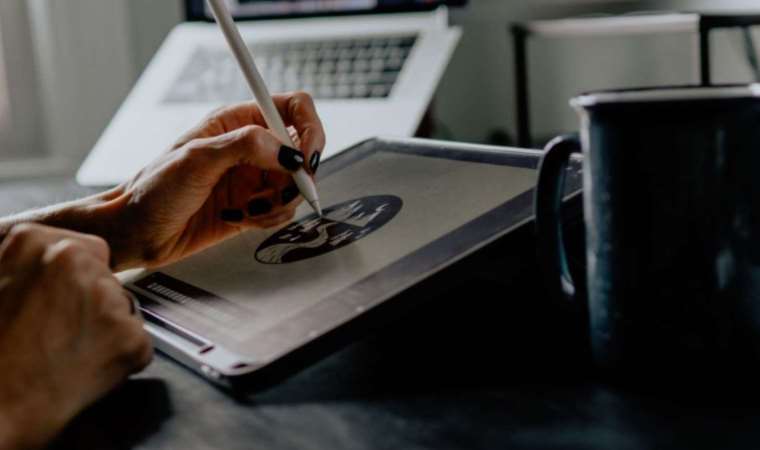 Adobe’den yeni yapay zeka: Videoların pikselini arttırıyor