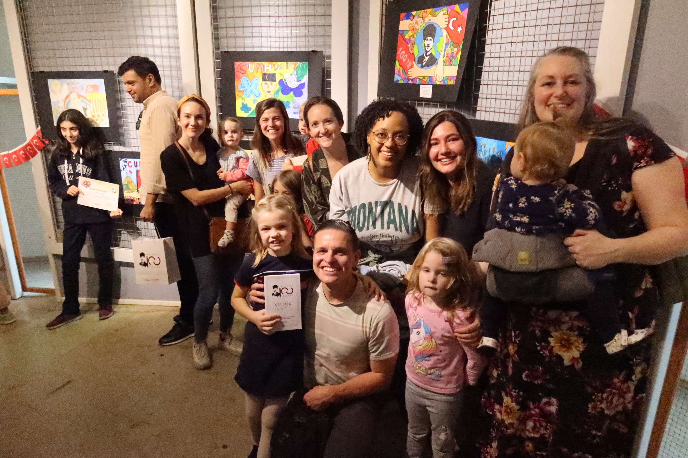 Bornova’da resimlerle 100. yıl coşkusu