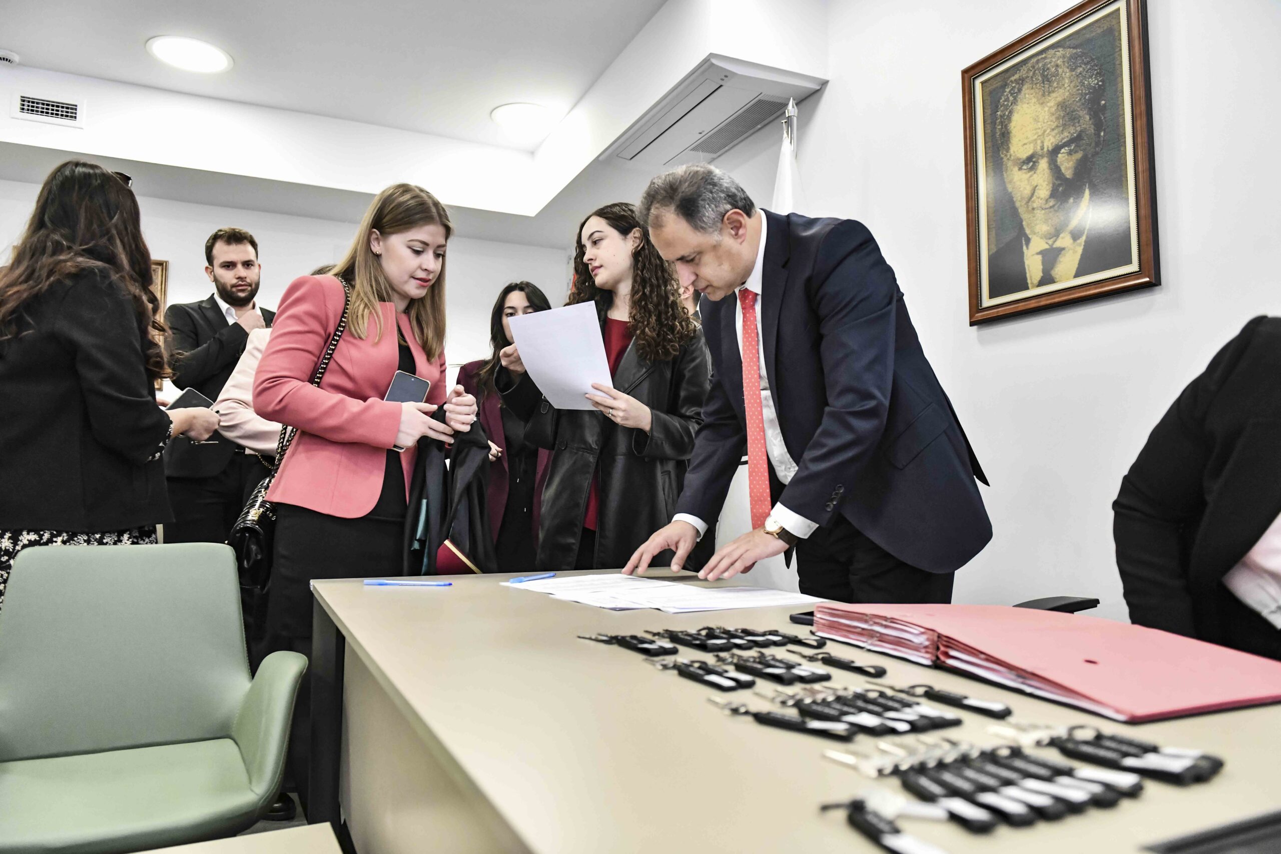 Ankara’da “İlk Bürom” Projesi kapsamında 60 avukata anahtarları teslim edildi