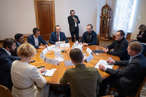 Oleksiy Kuleba, AP Bölgesel Kalkınma Komitesi heyeti ile toplantıya katıldı