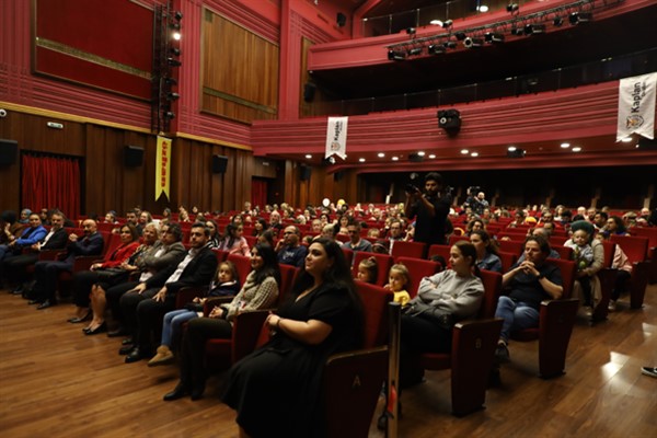 Bursa’da 27. Uluslararası Çocuk ve Gençlik Tiyatroları Festivali başladı