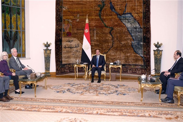 Mısır Cumhurbaşkanı Sisi, CIA Direktörü Burns’ü kabul etti