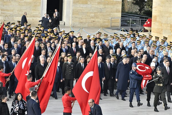Akşener, Anıtkabir’de düzenlenen törene katıldı