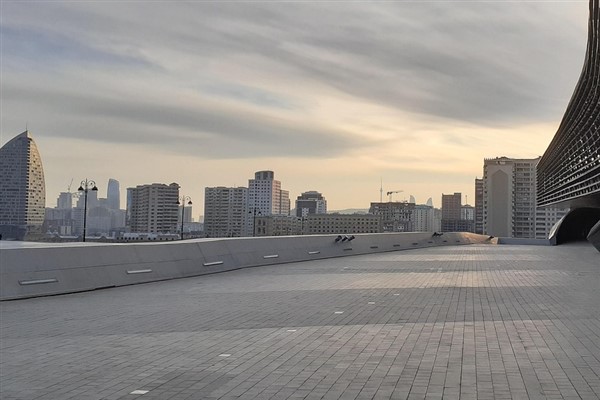 Bakan Işıkhan, Bakü’de