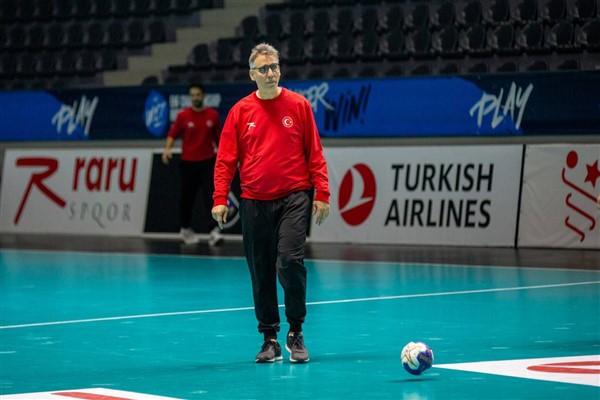 A Milli Erkek Hentbol Takımı başantrenörü Okan Halay dönemi sona erdi