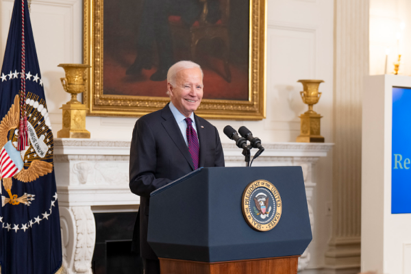 Biden: “Yapay zeka vaadini gerçekleştirmek için teknolojiyi düzenlememiz gerekiyor”