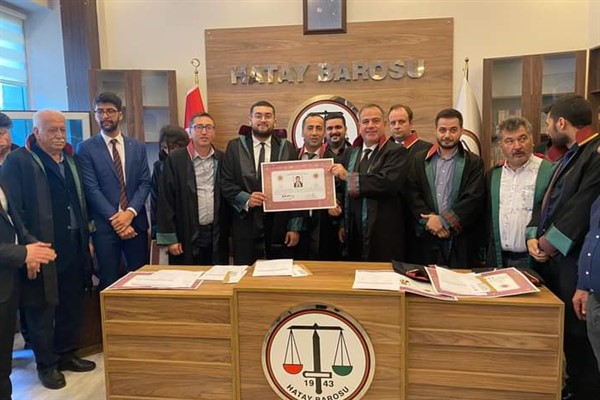 Hatay’da stajını tamamlayan avukatlara ruhsatları verildi