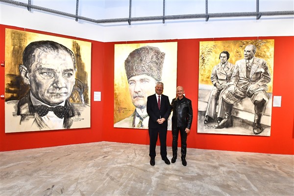 “Atatürk: İz Bırakan İlkler Dev Portreler” sergisi açıldı