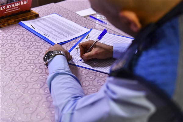 Ankara’da engelli bireylere 100 simit camekanı dağıtılacak