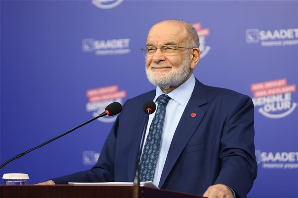 Karamollaoğlu’ndan CHP Genel Başkanı Özel’e tebrik