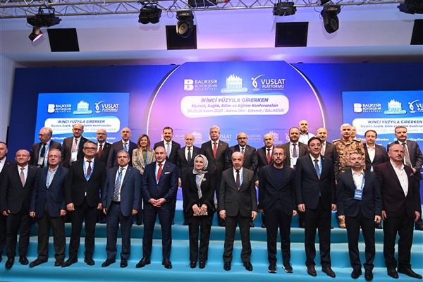 Balıkesir’de İkinci Yüzyıla Girerken Ufuktaki Yeni Türkiye konferansı düzenlendi