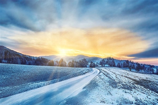 Ukrayna’daki olumsuz hava koşulları elektrik kesintilerine neden oldu