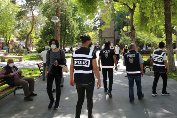 İstanbul’da 512 düzensiz göçmen yakalandı