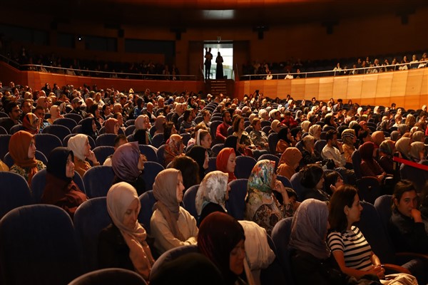 Bursa’da ailelere özel iletişim seminerleri düzenlendi