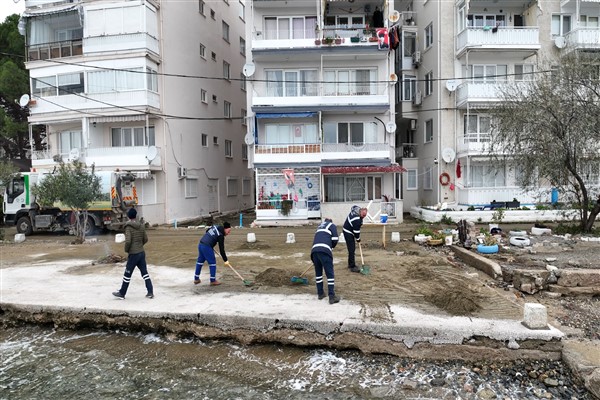 Bursa sahillerinde fırtına mesaisi