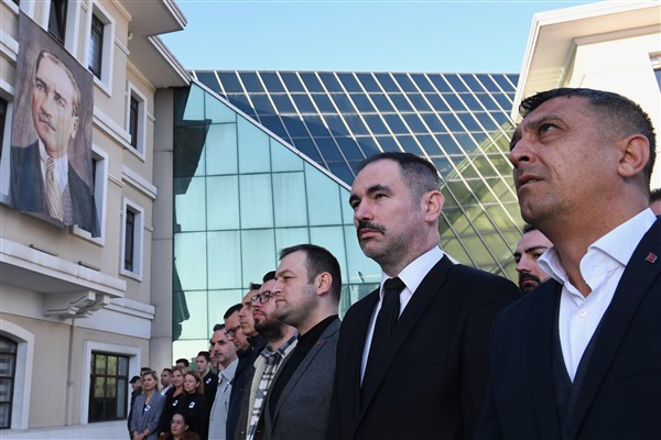 Osmangazi Belediyesi personeli Ata’yı andı