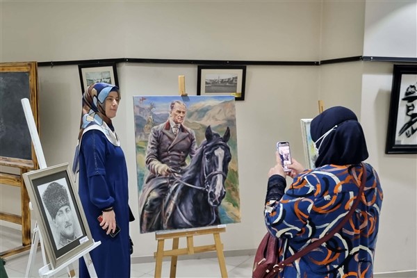 Bornova’da 100’üncü Yıla özel “Cumhuriyet ve Atatürk” söyleşisi düzenledi