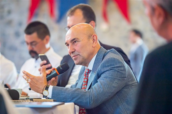 Başkan Soyer: “Herhangi bir olumsuz duruma karşı günün her saati bize ulaşabilirsiniz”