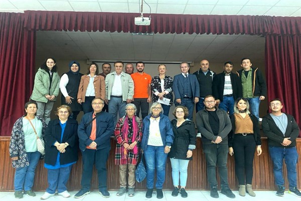 Eskişehir’de çiftçilere ‘Şeker Pancarı Yetiştiriciliği’ eğitimi