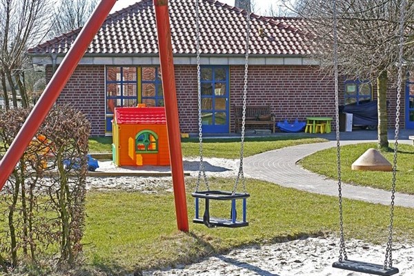 UNRWA’ya ait okulun yakınındaki saldırıda 2 kişi hayatını kaybetti 31 kişi yaralandı