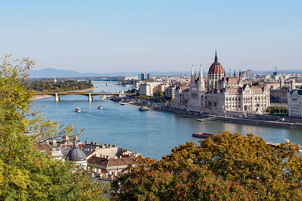 Bakan Güler, Budapeşte Büyükelçiliğini ziyaret etti