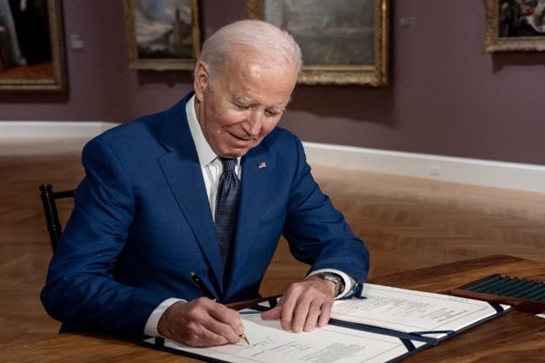 ABD Başkanı Biden: “Ekonomiyi yukarıya doğru inşa etmeye kararlıyım”