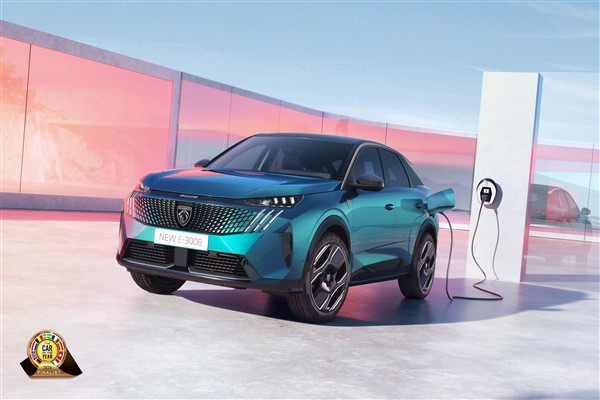 PEUGEOT son 10 yılda  7’nci kez yılın otomobili finallerinde