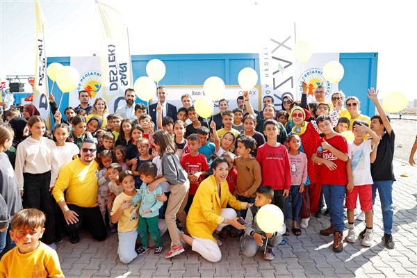 Depremzede çocuklara Sarı Destek