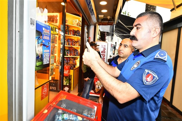 İzmir’de zabıtadan dijital karne uygulaması