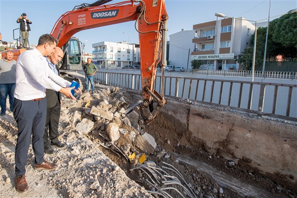 İzmir’in 66 taşıt ve yaya köprüsü yenilendi