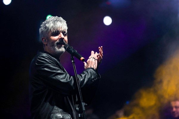 Manuş Baba, Ula’da vatandaşlarla buluştu