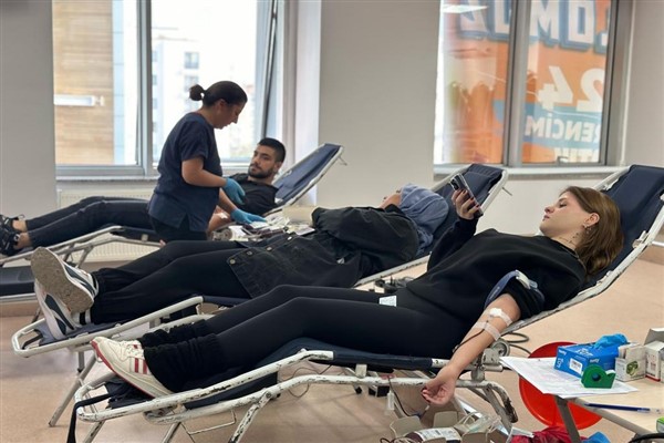 Tuzla’da gençler ‘Kan Dostum’ kampanyasına destek verdi