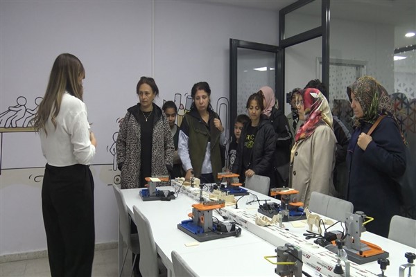 Kursiyer ve eğitimciler büyükşehirin açtığı alanları gezdi