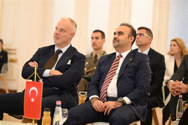 Bakan Kacır: “Macaristan ile stratejik iş birliğimizi kuvvetlendirme iradesindeyiz”