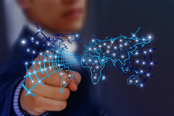 Sunak: “Yapay zeka, hepimizin bir nesilde başardığı her şeyi gölgede bırakabilir”