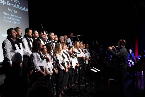 Beylikdüzü Ata’sını saygı ve özlemle andı