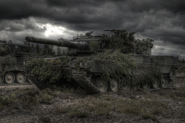 İsrail,  Hizbullah’ın tanksavar atış mevzisini ve roket rampalarını hedef aldı