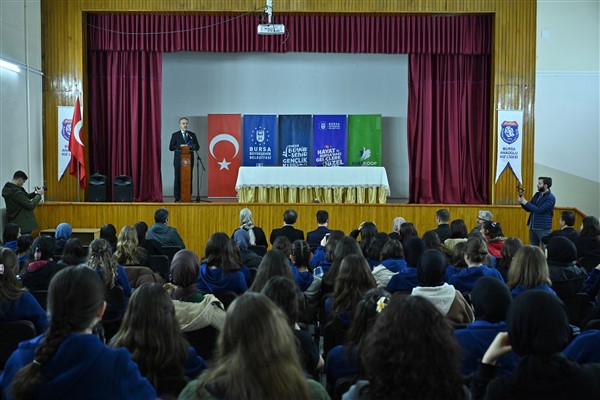 Liselilere sosyal medya uyarısı