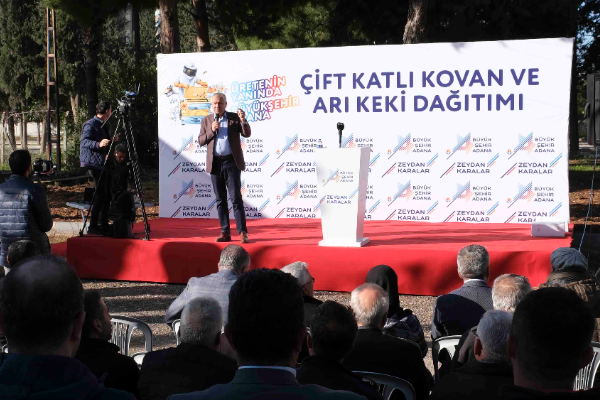 573 arı yetiştiricisine çift katlı kovan ve arı keki dağıtıldı