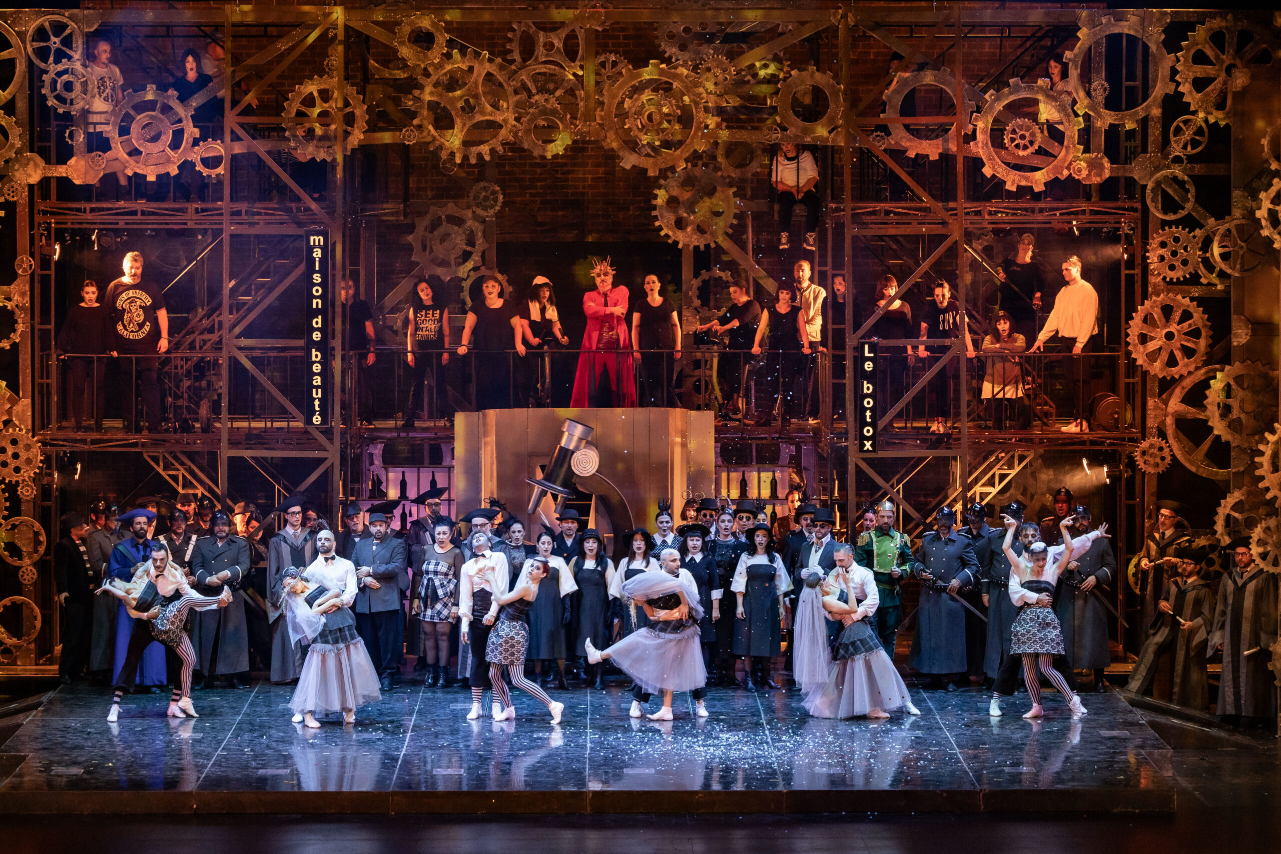 “Faust” operası, İstanbul Devlet Opera ve Balesi tarafından sahnelendi